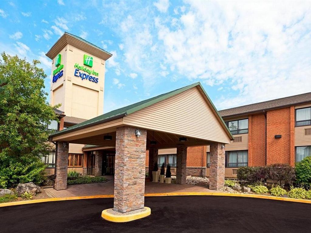 Holiday Inn Express Toronto East - Scarborough By Ihg Exterior photo