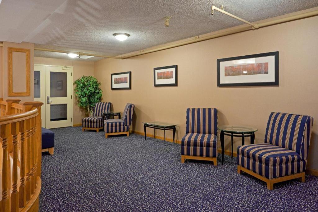 Holiday Inn Express Toronto East - Scarborough By Ihg Exterior photo