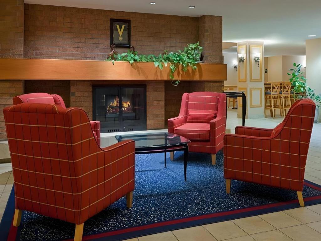 Holiday Inn Express Toronto East - Scarborough By Ihg Exterior photo