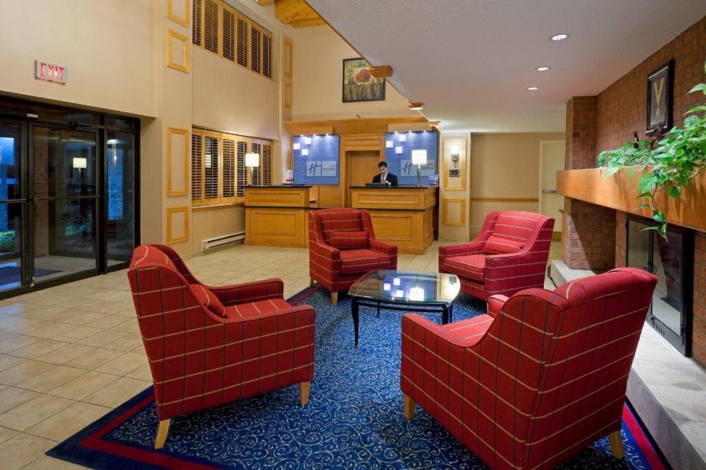 Holiday Inn Express Toronto East - Scarborough By Ihg Exterior photo