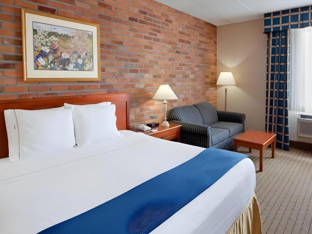 Holiday Inn Express Toronto East - Scarborough By Ihg Exterior photo