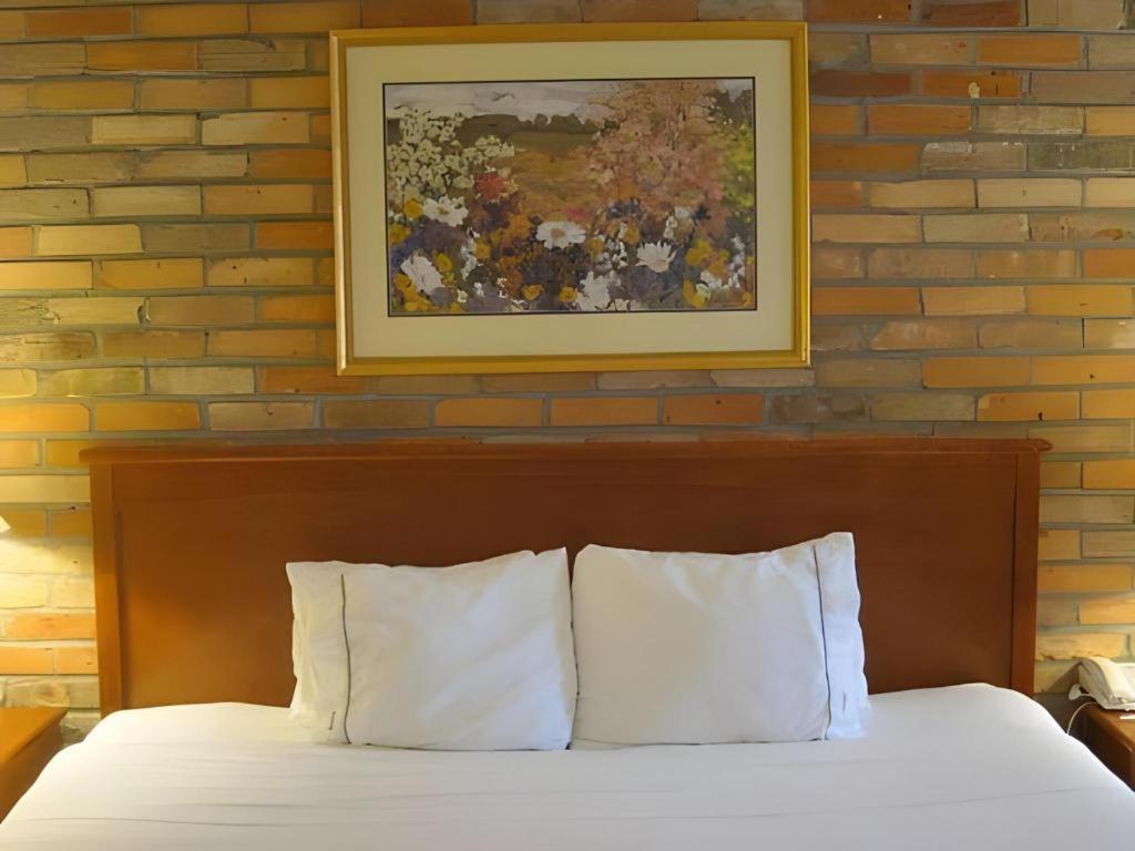 Holiday Inn Express Toronto East - Scarborough By Ihg Exterior photo